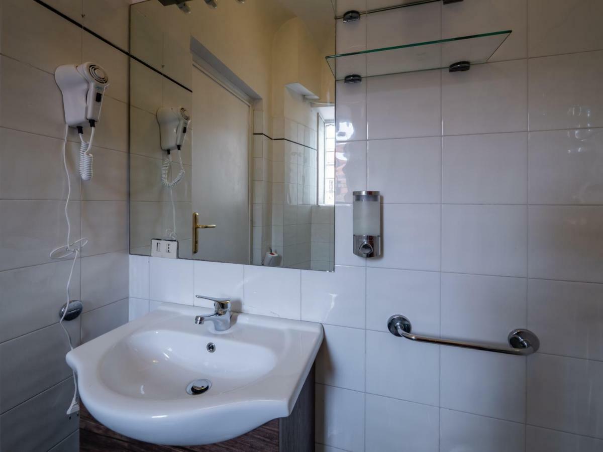 Bed and Breakfast Principe Amedeo Roma Exterior foto